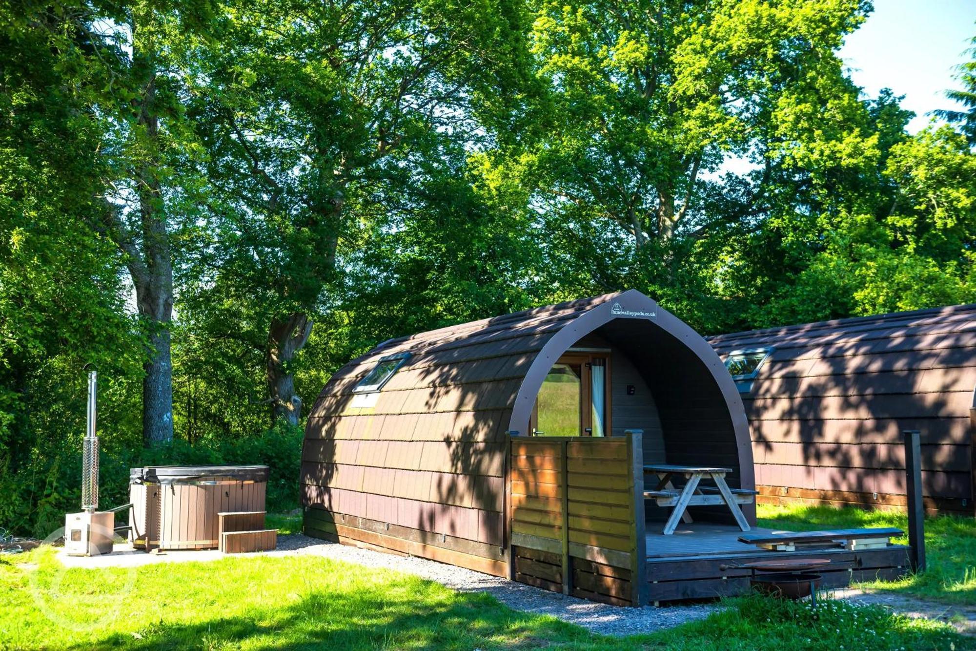 Missin' Link Glamping Hotel West Hoathley Exterior photo